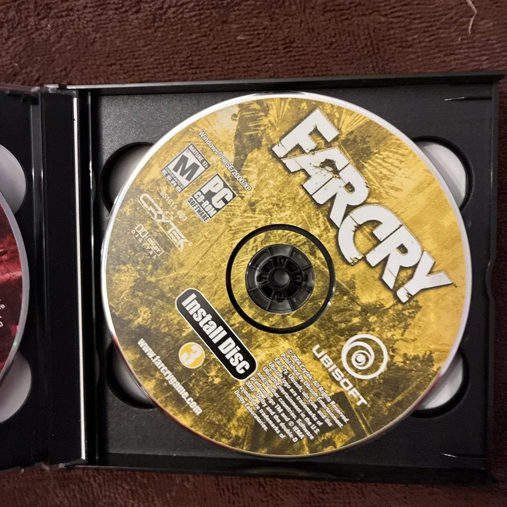Far Cry - PC CD-ROM Windows CIB Ubisoft With Box 5 Disc And Manual Complete